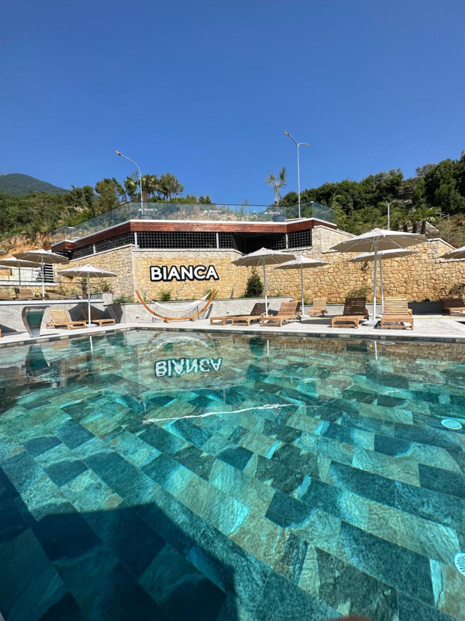Priska e Madhe Bianca Hotel & Villa מראה חיצוני תמונה