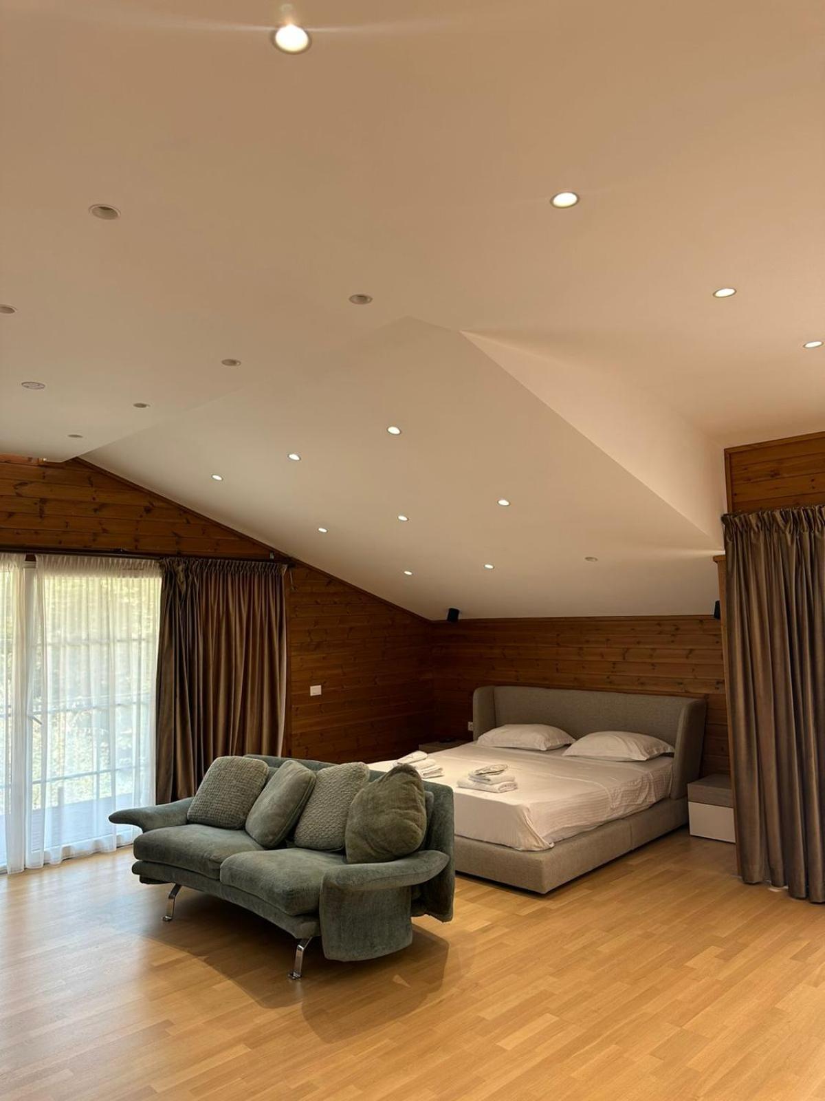 Priska e Madhe Bianca Hotel & Villa מראה חיצוני תמונה