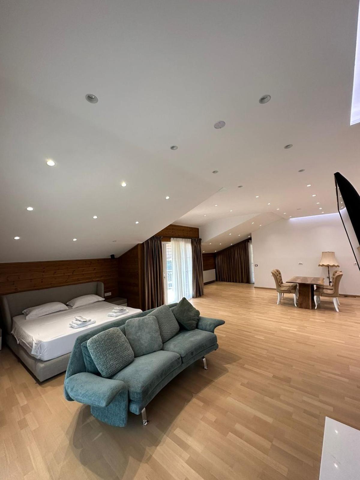 Priska e Madhe Bianca Hotel & Villa מראה חיצוני תמונה