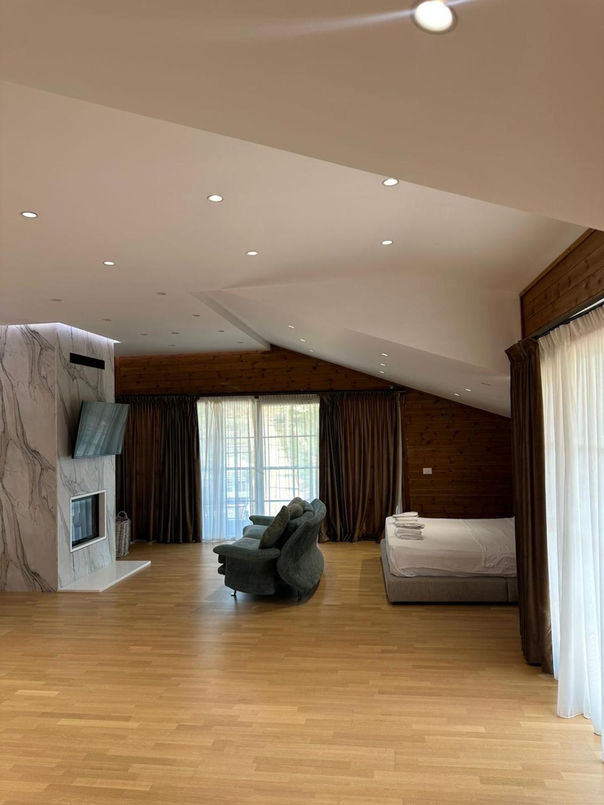 Priska e Madhe Bianca Hotel & Villa מראה חיצוני תמונה