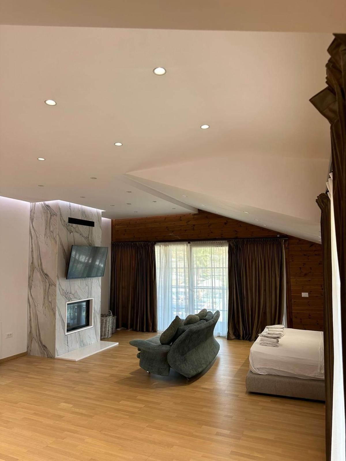 Priska e Madhe Bianca Hotel & Villa מראה חיצוני תמונה
